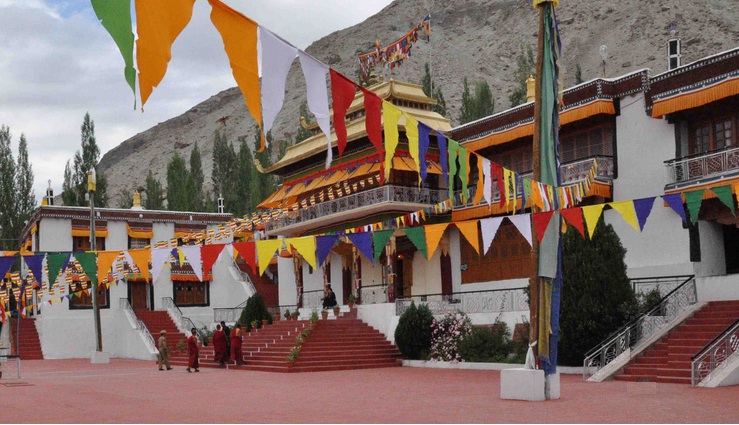Samtaling monastery in Sumur village
