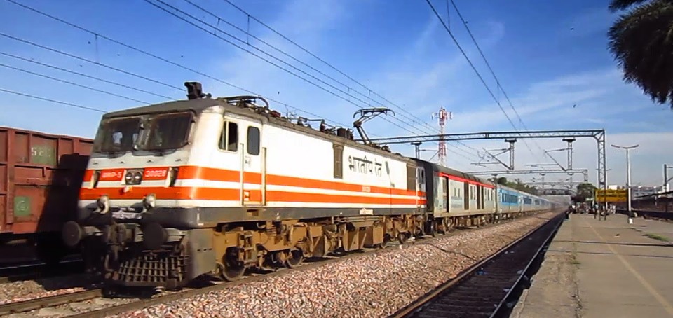 Shatabdi train from Bhopal to Delhi