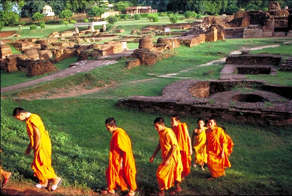 BuddhistMonk_Varanasi_sarnath_India