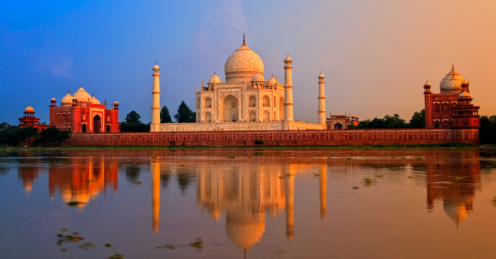 Taj Mahal tour from UK